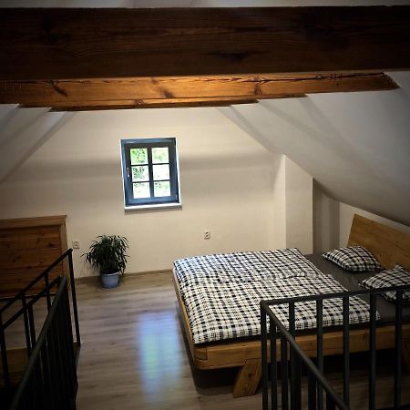 Mezonetovy Apartman S Terasou Na Samote V Lese Vlkava Buitenkant foto