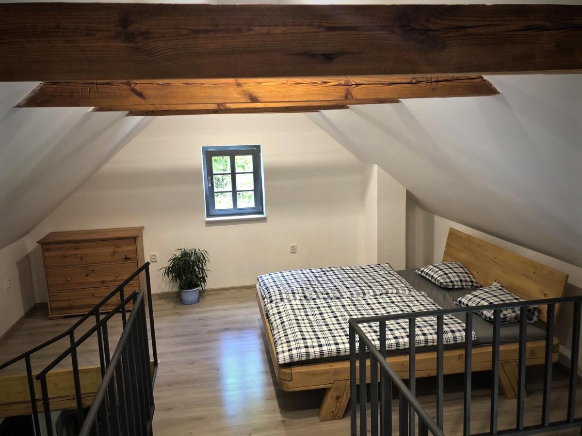 Mezonetovy Apartman S Terasou Na Samote V Lese Vlkava Buitenkant foto