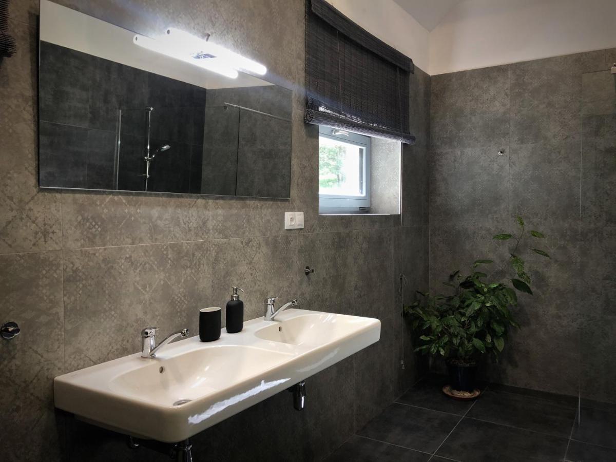 Mezonetovy Apartman S Terasou Na Samote V Lese Vlkava Buitenkant foto