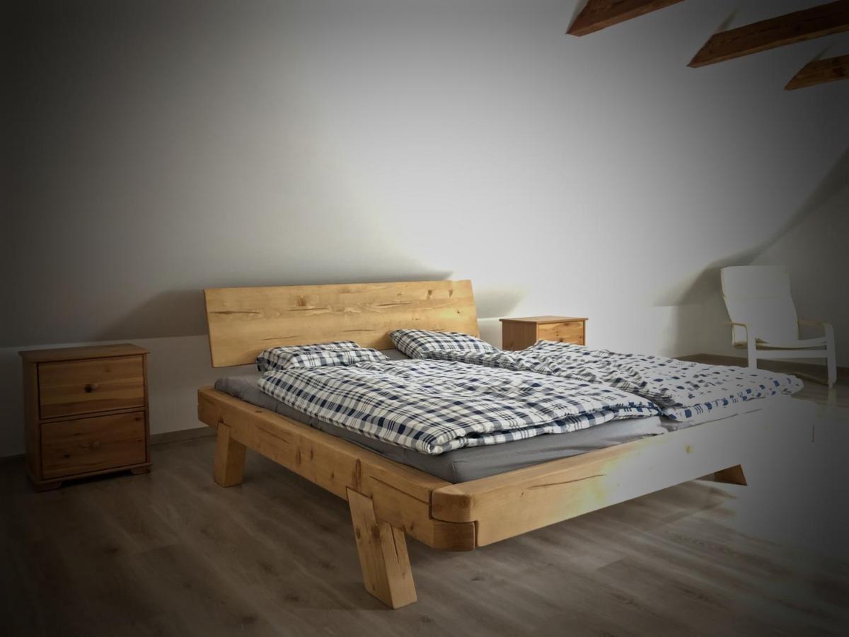 Mezonetovy Apartman S Terasou Na Samote V Lese Vlkava Buitenkant foto