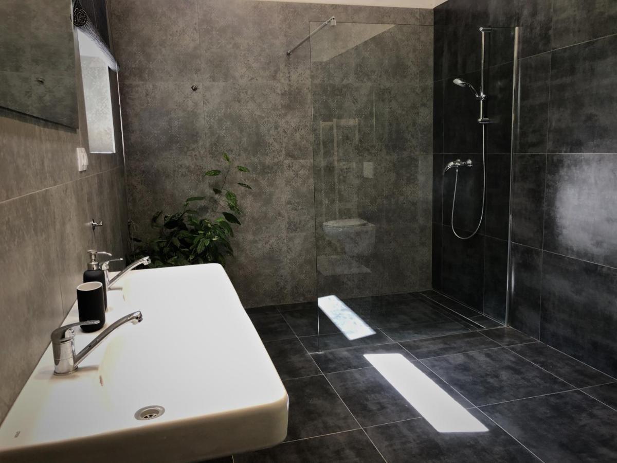 Mezonetovy Apartman S Terasou Na Samote V Lese Vlkava Buitenkant foto