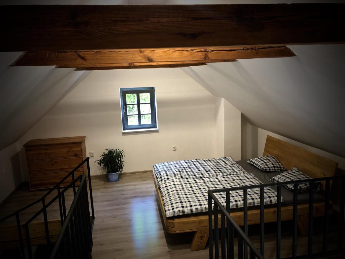 Mezonetovy Apartman S Terasou Na Samote V Lese Vlkava Buitenkant foto